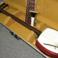 津軽三味線（太棹、子持ち綾杉、撥付き）