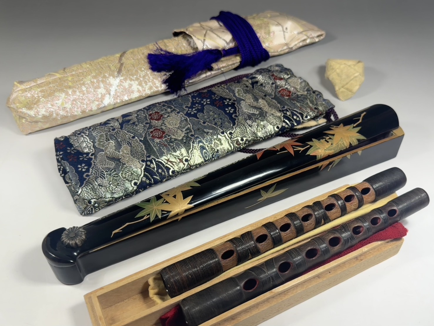樺巻篳篥古管、藤巻篳篥、扇型篳篥管箱（蒔絵） 雅楽
