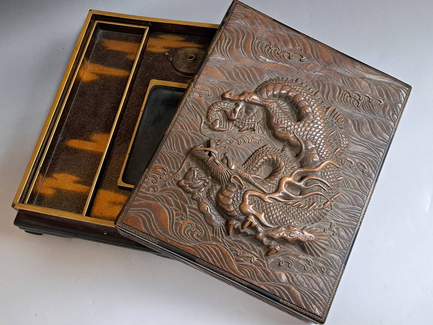 江戸後期 時代龍高彫硯箱
