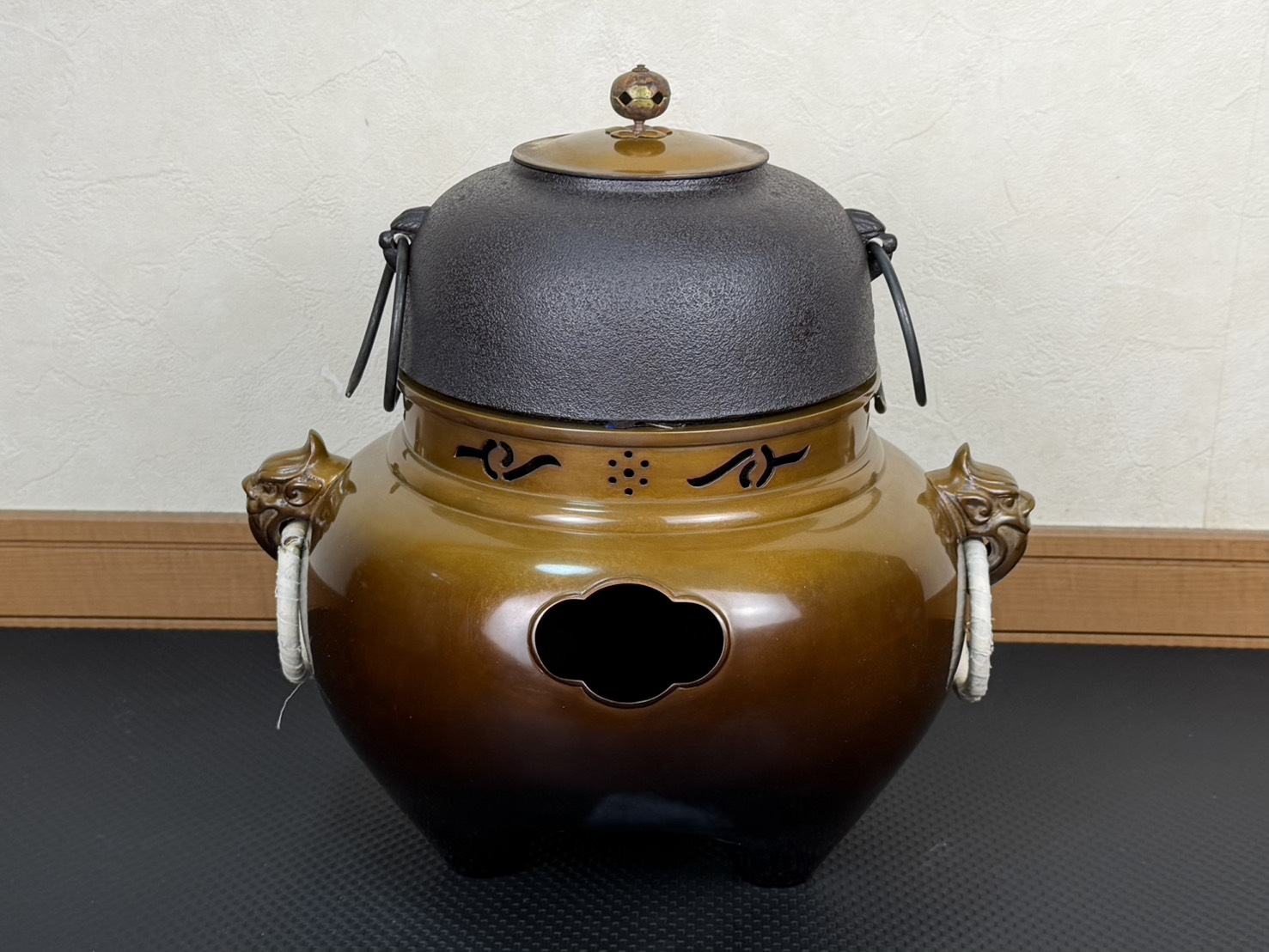 釜師 金森浄栄 造 鬼面風炉 唐銅 風炉釜