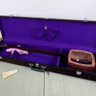 演奏会用 三味線(子持ち綾杉彫り、金細、トチ)