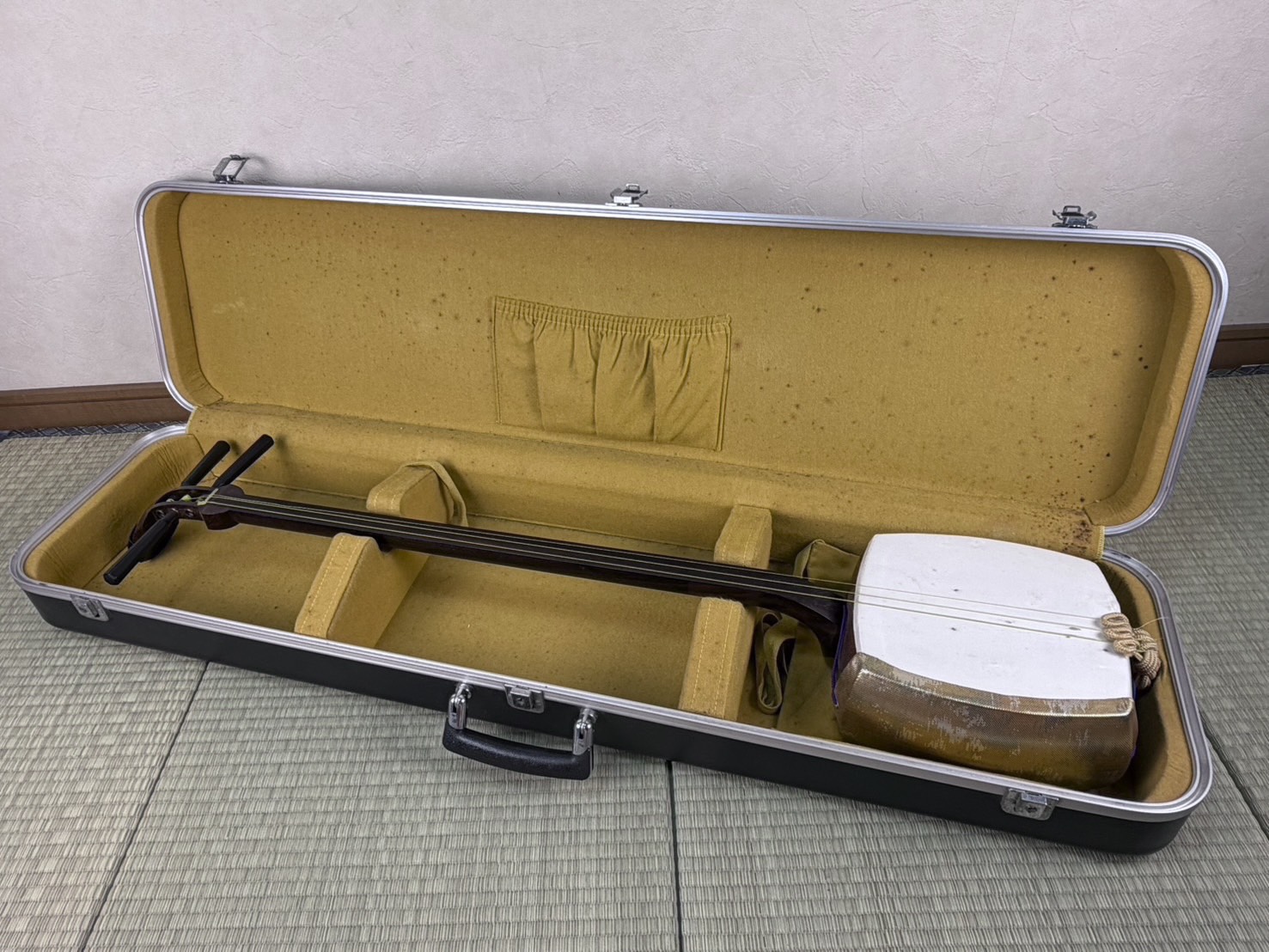長唄三味線（子持ち綾杉、銀細）